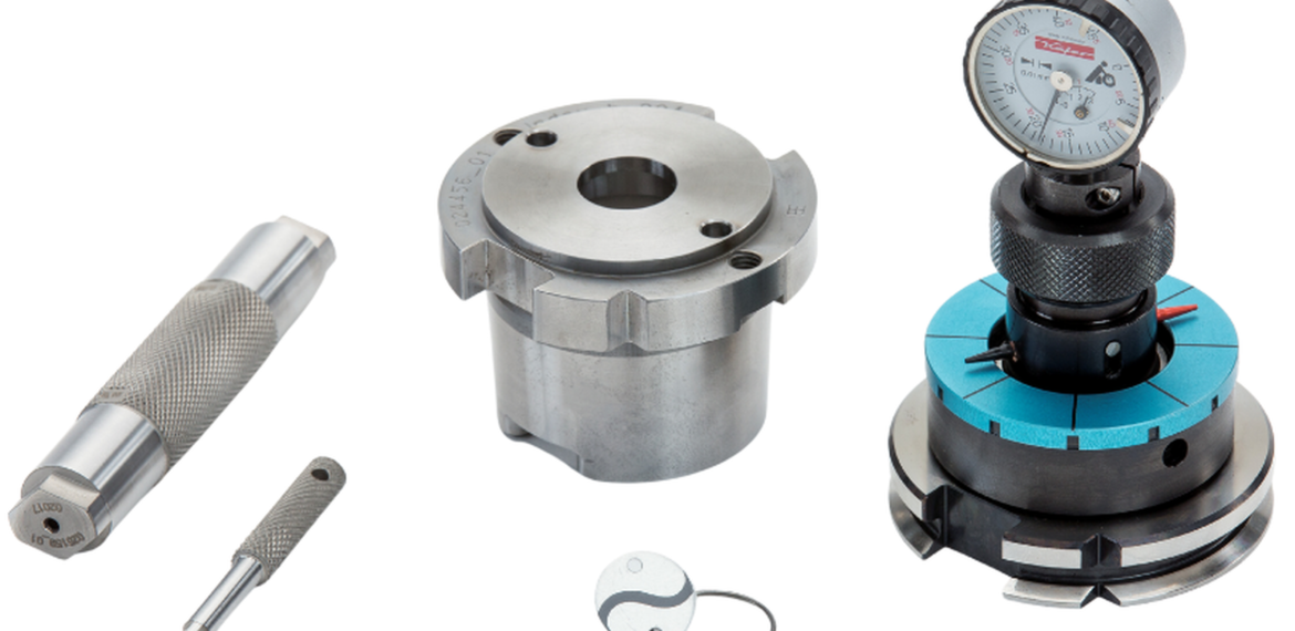 Aligning the tool magazine with the locating device